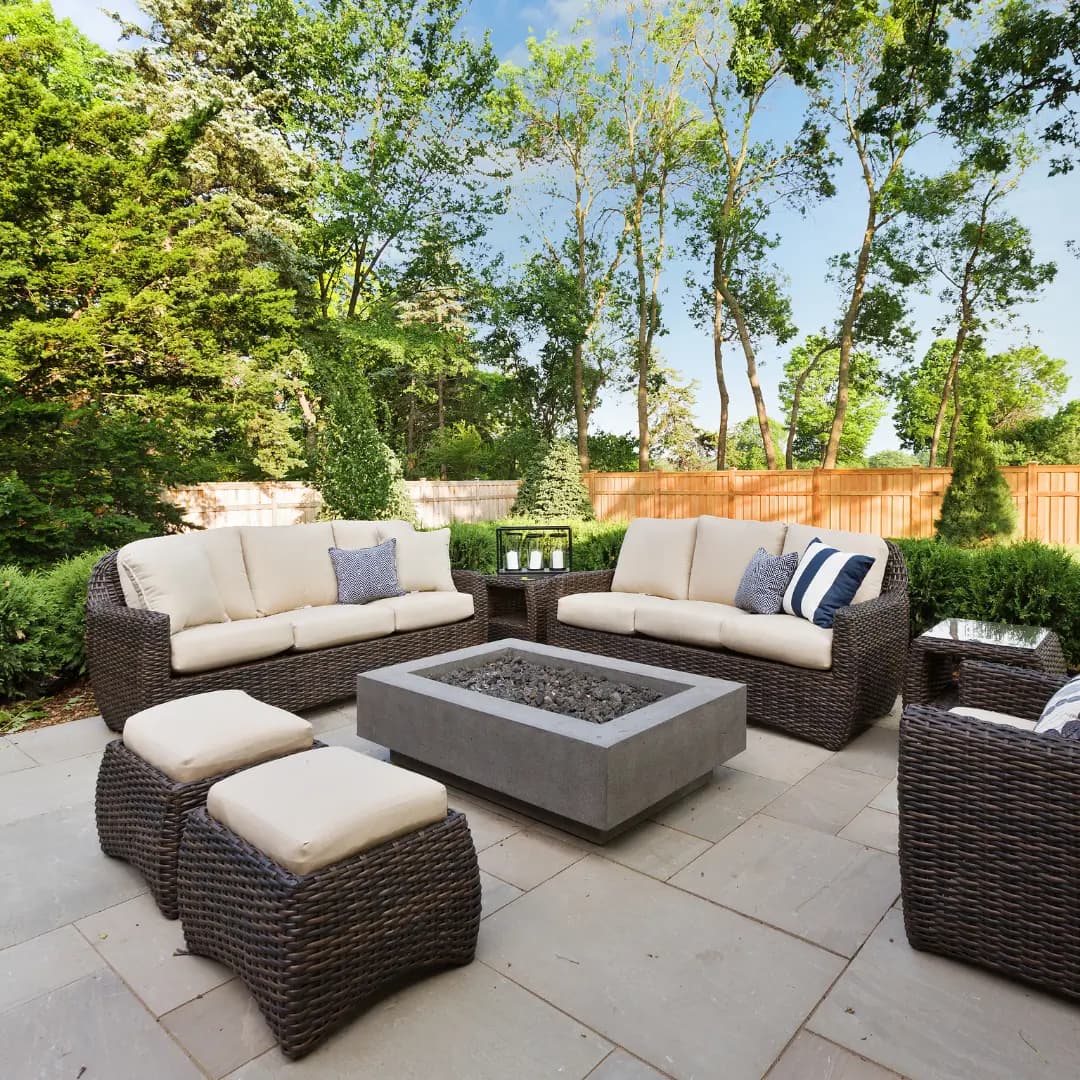 Firepits & Fireplaces